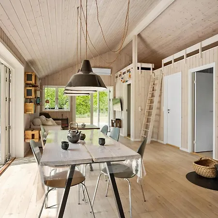 Prázdninový dům 5 Bedroom Awesome In *