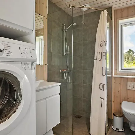 بيت للعطل 5 Bedroom Awesome In Grenå