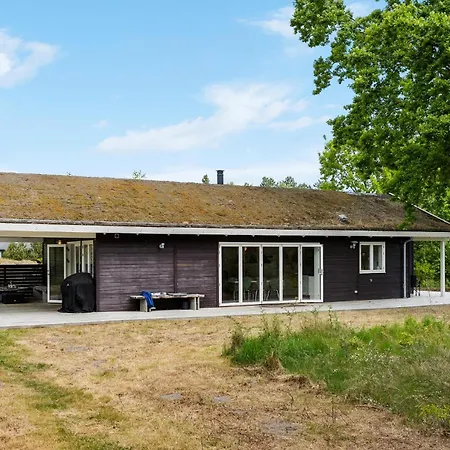 Prázdninový dům 5 Bedroom Awesome In Grenå