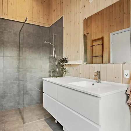 بيت للعطل 5 Bedroom Awesome In *